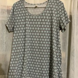 Lularoe womens size large geometric patterned shirt